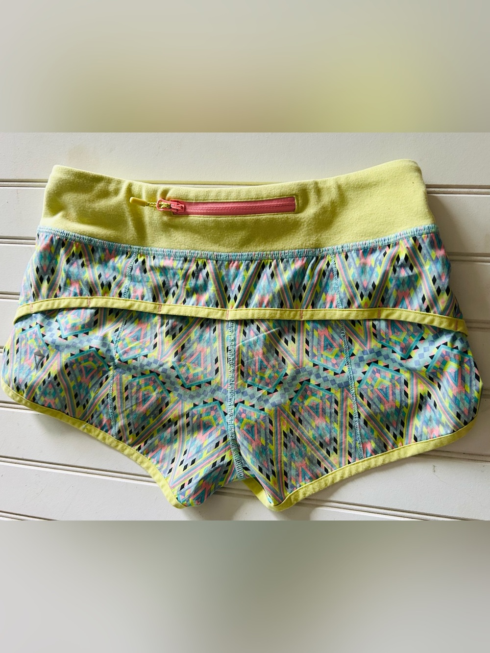 IVIVVA by LULULEMON girls SPEEDY shorts